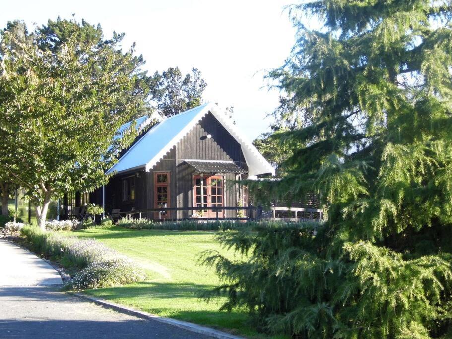 Warm Earth Cottages Aongatete Exterior photo